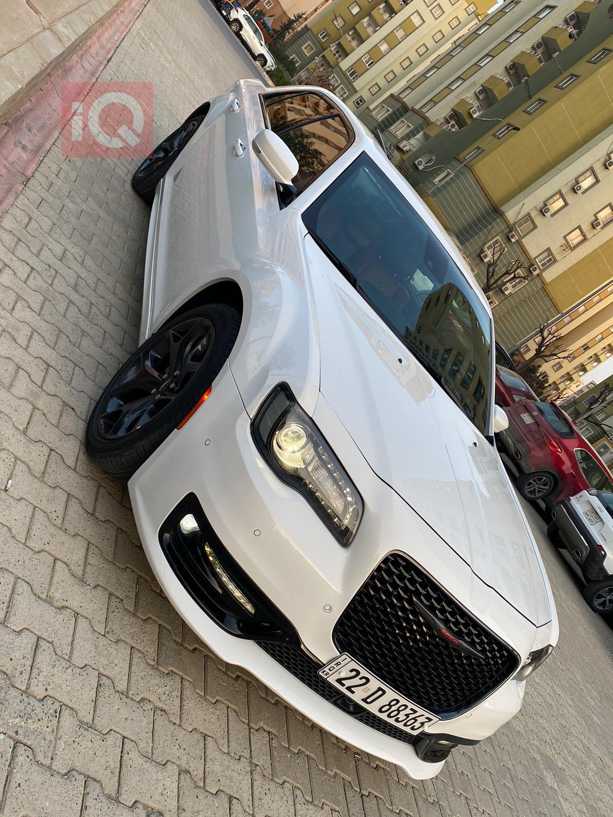 کرایسلەر 300